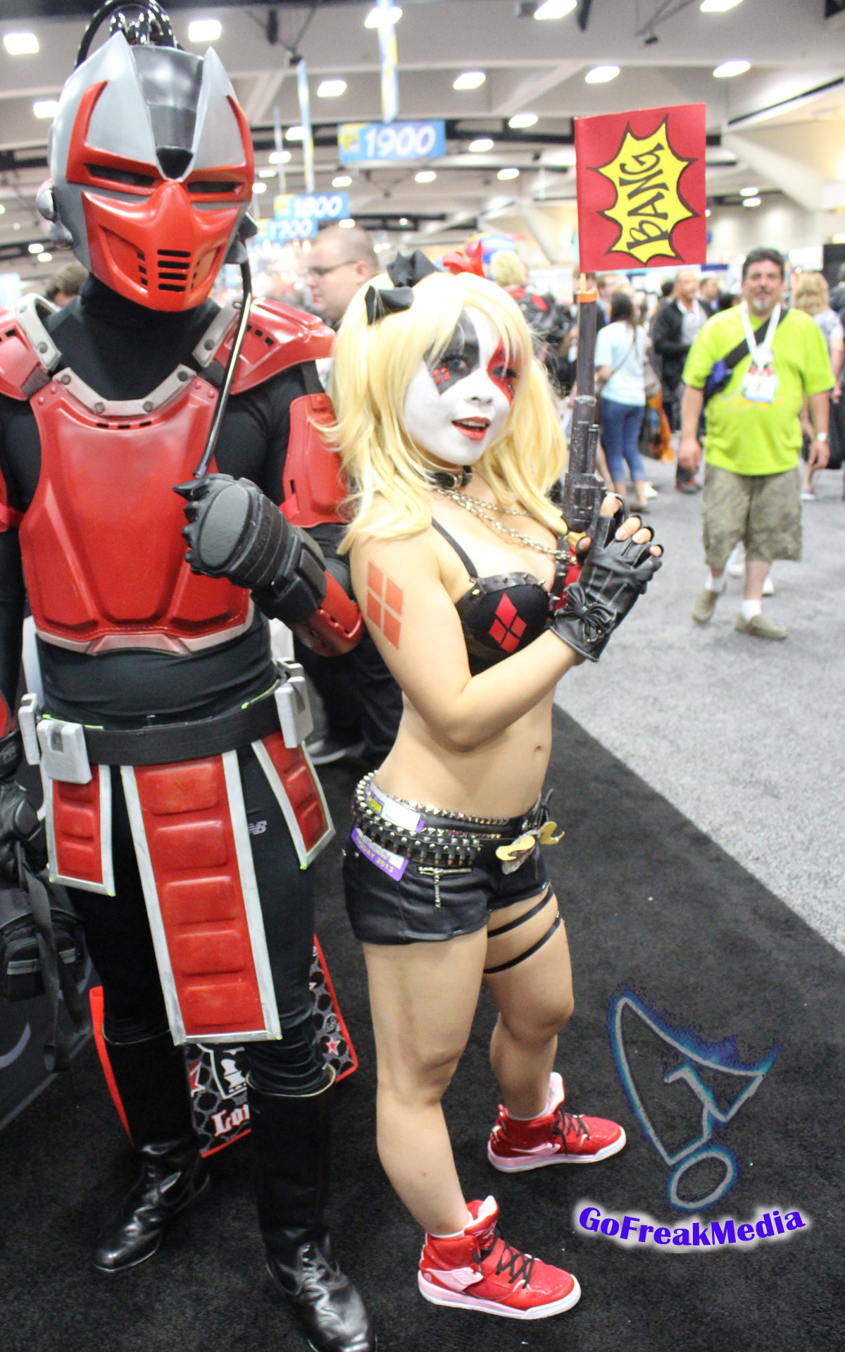 hotsexycosplay:  Harley Quinn has a new partner in crime!  Comic-Con 2013 #SDCC