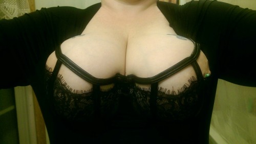 awesomefunsstuff: Another great bra with a little nipple peek. Oops! Jaymee