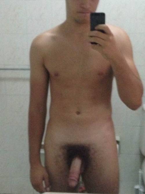 nakedguysfromkik:  Cute