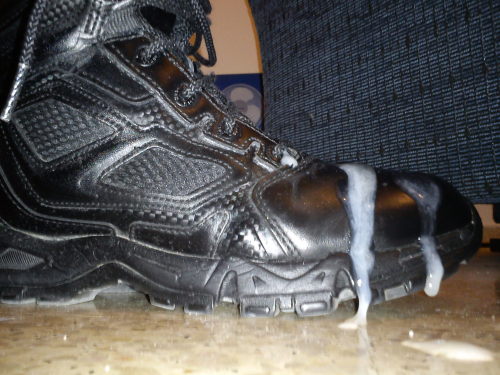 Cum on Sneaker