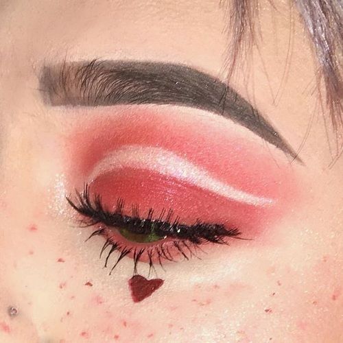 glowdetails:it’s valentines day so heres an appreciation for valentines day eye looks.