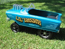 makkiel:  tonightwedrinktomorrowweride:  Gasser Pedal Cars .  kick ass!!!!!!!    Aww I can only imagine some cutie patooties riding them 