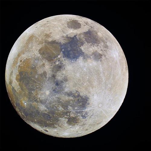 space-is-looking-back-at-us:  Full Moon from TexasFound here