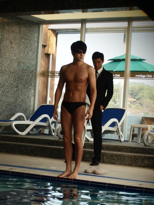 aquaguysg:  Follow me for hot photoshttp://aquaguysg.tumblr.com 