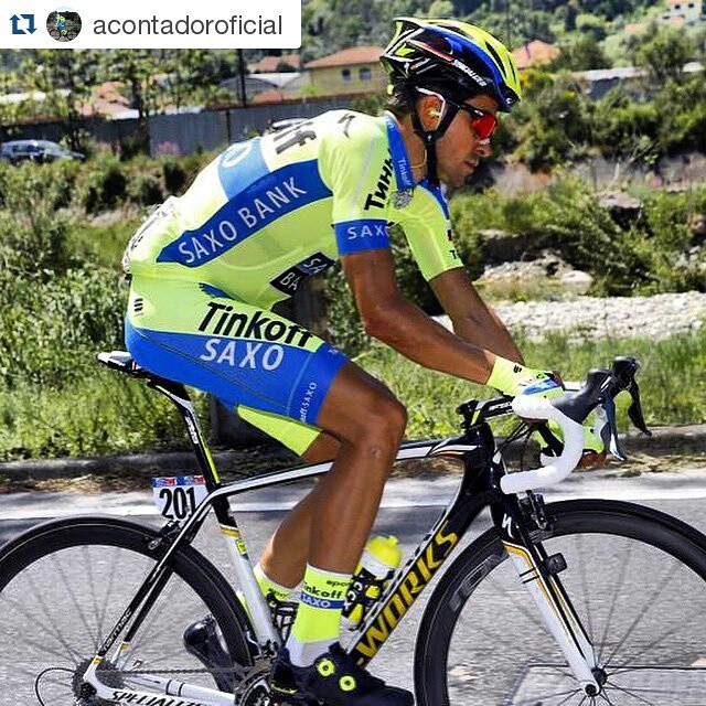 bici-veloce:
“From acontador_fanpage - #Repost @acontadoroficial ・・・ Other saved day. #ForzaPozzovivo #Giro2015 #Stage3 http://ift.tt/1FgklZq
Vive le Vélo
”