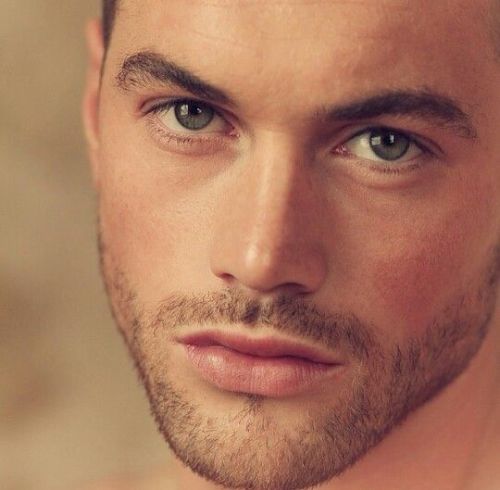 cazzogrande:  Ali Gordon  cazzogrande