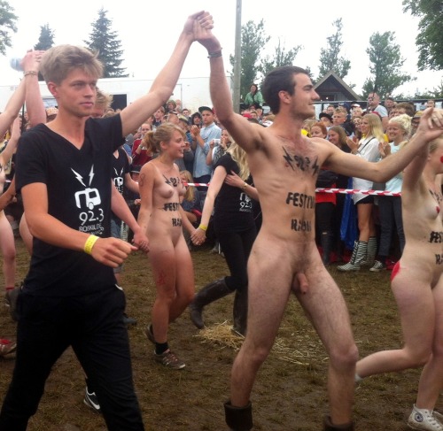 hotdan: Love festivals … Submit your pics!