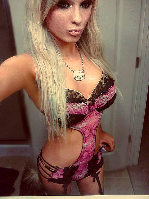 perfectionredefined:JaykersTalented dresser from deviant