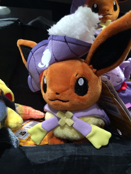 nihongamer:Halloween at the Pokemon Center