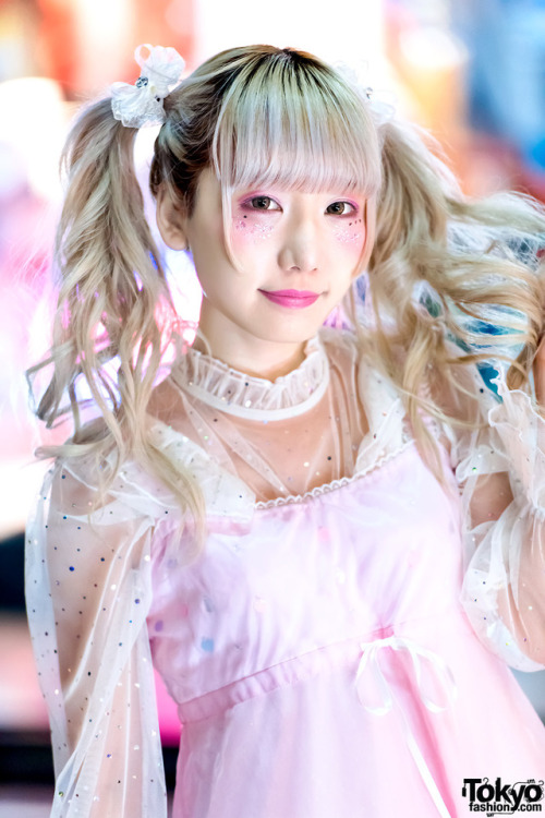 Japanese idol Rinahamu (CY8ER, ex-BPM15Q) on the street in Harajuku tonight wearing cute pastel fash