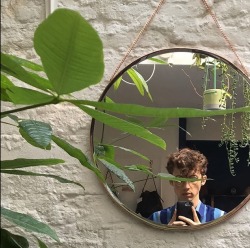 troyesivaniscute:  ugh troye’s selfies are pure perfection