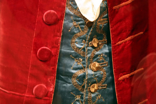 beggars-opera:18th century fashion: redGreen | Yellow