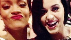 hotncolds:  ”@rihanna: “@DanielaEvans23: We would ALLL turn lesbian for @rihanna,