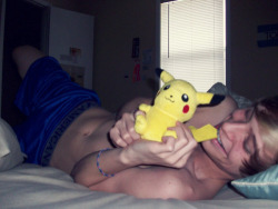 twinkmeetslife:  In bed with his pikachu :)