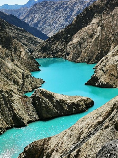 amazinglybeautifulphotography:  南疆，Southern Xinjiang, the secret realm of the Pamirs [OC] [5780x2650] - Author: Unlucky_Gap3294 on reddit