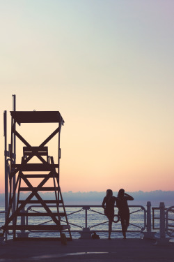 avenuesofinspiration:  Sunset from the Pier | Photographer © | AOI