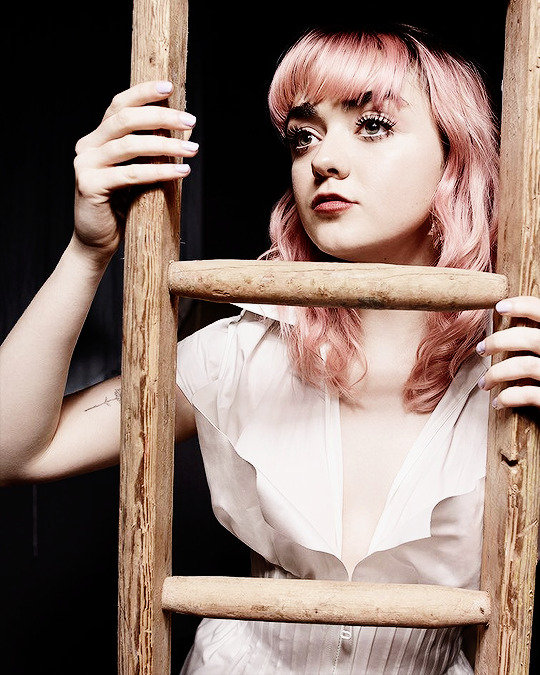 lustingmoon:  thronescastdaily: Maisie Williams Photographed by John Rankin Waddell