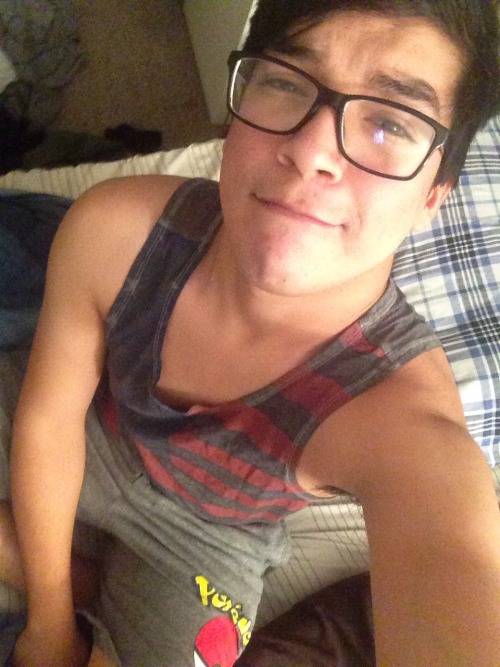 az-gamer-indeed:  Two pics I like.  Left: I’m somewhat smiling  Right: I’m a bit comfortable with my body. At least at that angle
