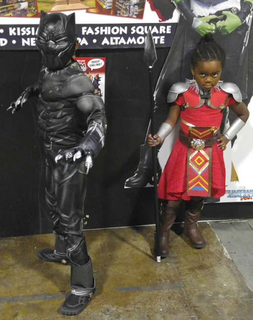 waltdisneyconfessionsrage: accras: The Black Panther and the Dora Milaje at Tampa Comic Con 2017 [x]