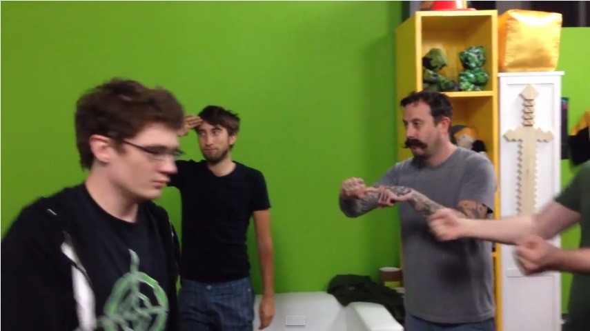 ponweiponfarr:  swaggermimint:  tinybatfan:  somebody who doesnt watch achievement