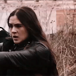 isabellefuhrma:Isabelle Fuhrman in the “CELL” Trailer (2016)