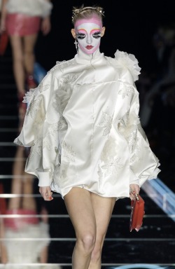 femme-en-fourrure:  Nadine Strittmatter at Christian Dior Fall/Winter 2003