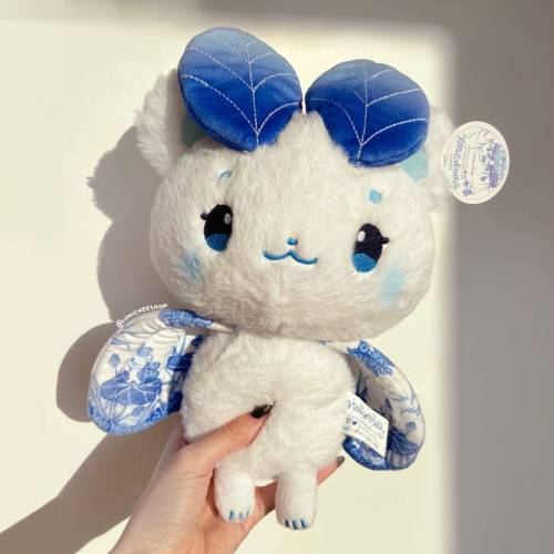 figdays:    Little Vase- Lunar New Year Mousemoth Plush //  Lumichee  