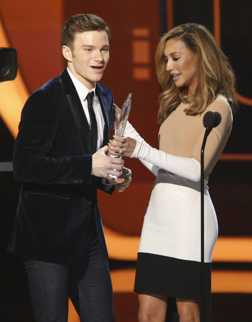 nayarivra:Naya Rivera presenting the Favorite Comedic TV Actor PCA to Chris Colfer at the 2014 Peopl