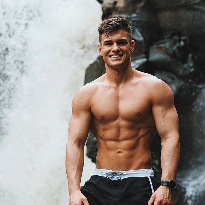 tripltap:#gymspiration with #instaboy Rob Lipsett http://ift.tt/2lkw0SQ