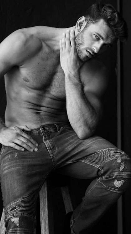 Beautiful Men and Gay Love