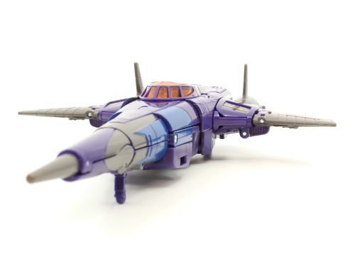 Generations Selects Cyclonus &amp; Nightstick (Legacy)Hasbro heard we wanted more Armada toys but th