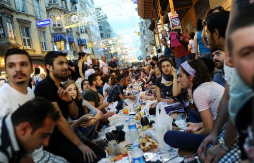 artificialnocturnes:  Photos of Ramadan 2013 from around the world (x) 