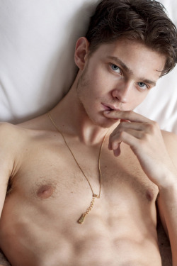 strangeforeignbeauty:  Anderson Weisheimer by Cristiano Madureira [ fave models | 1000  notes | facebook | twitter ]