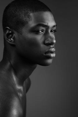 talldaddy:  black-boys:  Ph: Seth London  www.talldaddy.tumblr.com/archive 