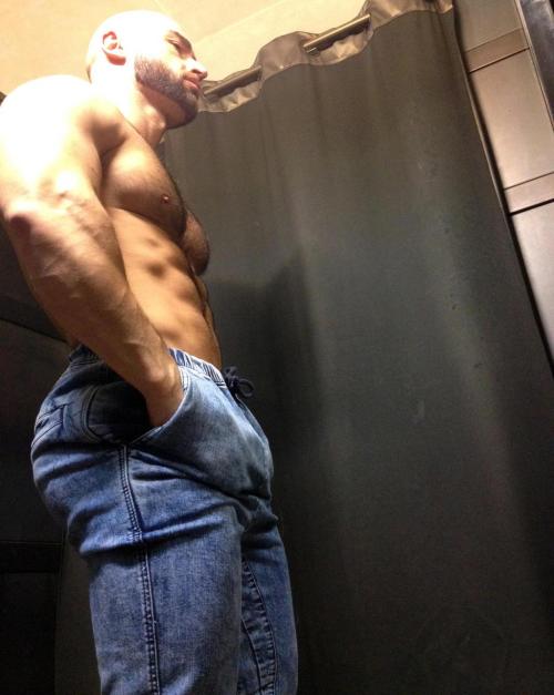 Je Ne Suis Pas François Sagat