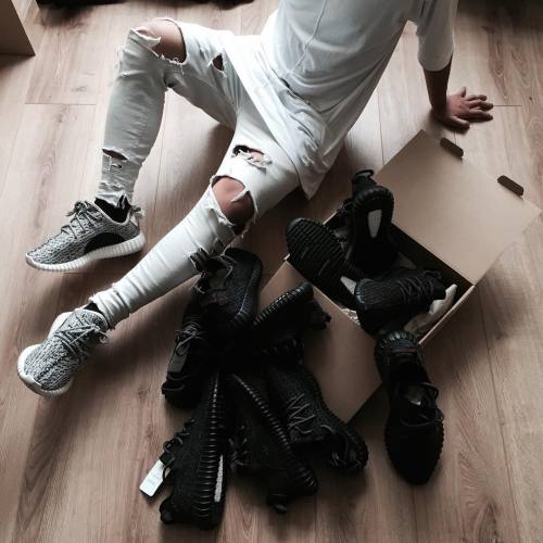 fashionxkilla:  recklessxminds:  Follow recklessxminds urban fashion daily cocvinex fashion member  FASHIONXKILLA