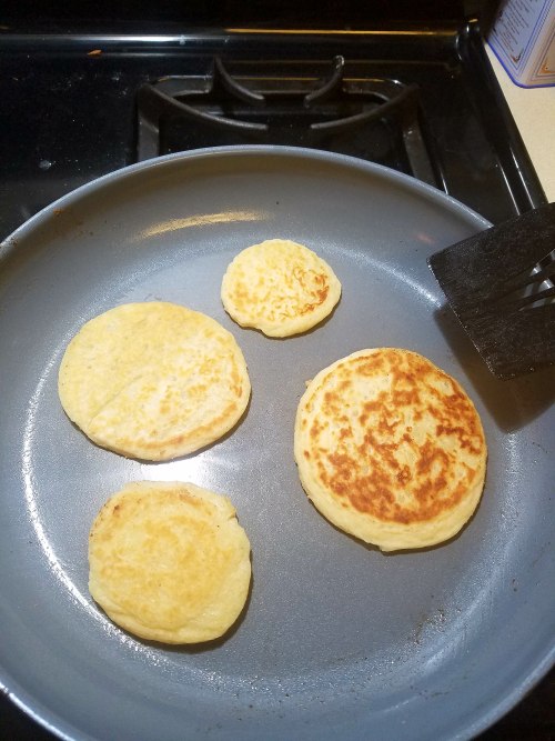 thebibliosphere: thebibliosphere: When life hands you mashed potatoes, make tattie scones- Scottish proverb, probably. For those asking for the recipe: 250g mashed potato (floury potatoes work best) 25g butter ½ tsp salt ¼ tsp baking powder 50g plain