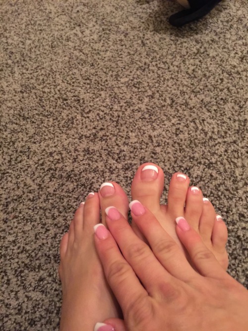 luvsexyfeet: hottimeswithpnp: I finally got to go get a much needed pedicure! I had to have them mat