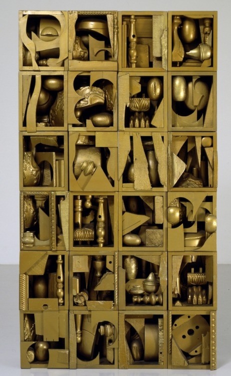 Louise Nevelson I collagea cura di Bruno CoràSkira , Milano 2016,  104 pagine , 94 Illustrazioni a c