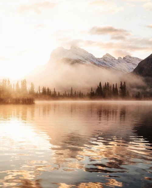 upknorth: Just give us whiskey, wilderness and mountain sunrises. #getoutdoors #upknorth Early morni