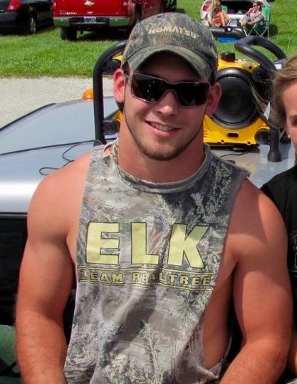 you2knowit:  Cute fucker with one hell of a nice set of nuts under a big fat dong