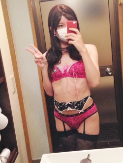 xmikucd:I love pink panties and bras♡♡