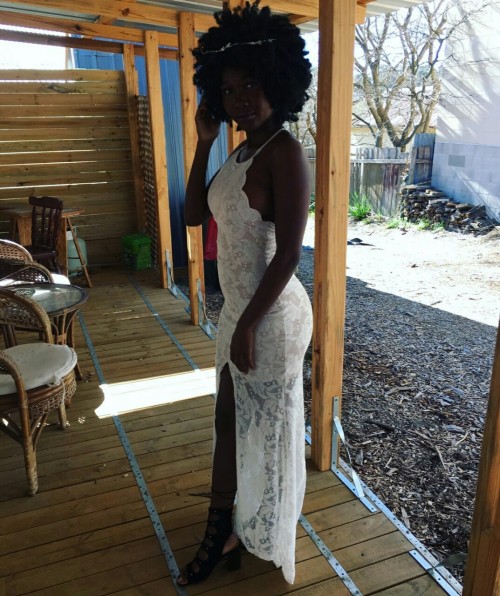 brown-princess:  badbilliejean:  beauafrique:  I’m black in summer Black in winter Bitch you could go for a two year long holiday and find that I’m still black. 👍🙈🙉🙊  Goddess.  She’s gorgeous!!!! 