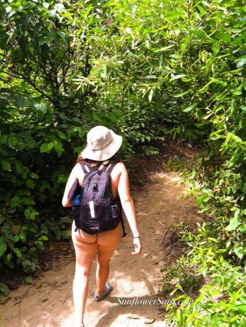 naturistelyon:  Out hiking