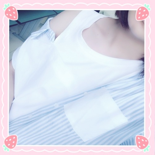 开学第一天！开心~大家都说我这样穿好看诶嘿嘿嘿first day back to school.everybody said it is very cute that my clothing styl