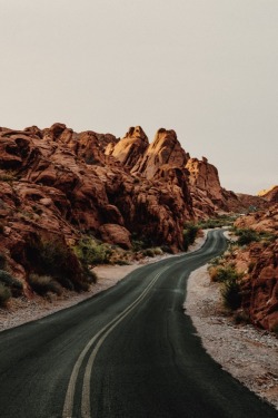 jeremylfisher:Last light in the Valley of Fire