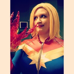 thegeekyseamstress:  This is what sparkle fists are for, right? #captainmarvel #carolcorps #caroldanvers #princesssparklefists #cosplay #marvel #marvelcomics #comics #comicbookcosplay #derpface