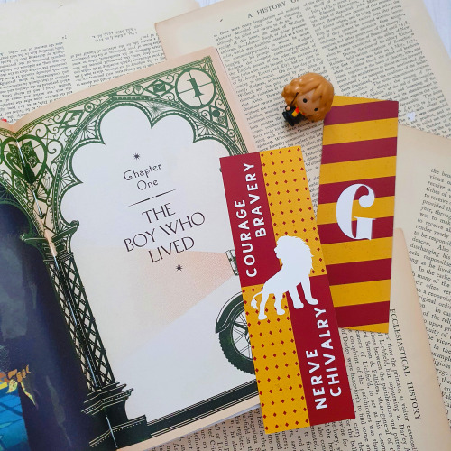 teamasthers:Our newly redesigned Harry Potter Hogwarts inspired bookmarks are finally here!“There li