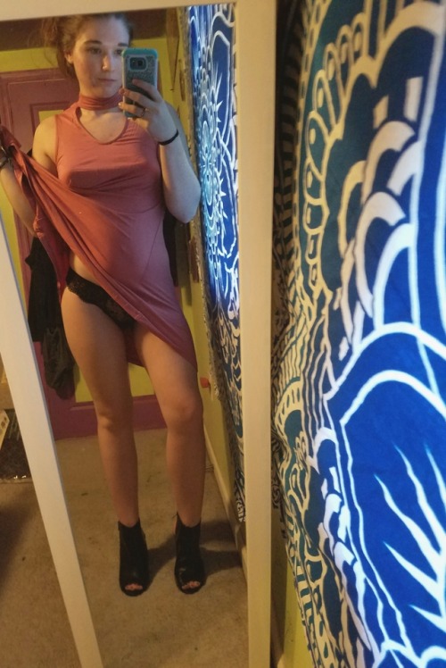 setthenipplefree:New choker dress &amp; shoes The bralessness is real.