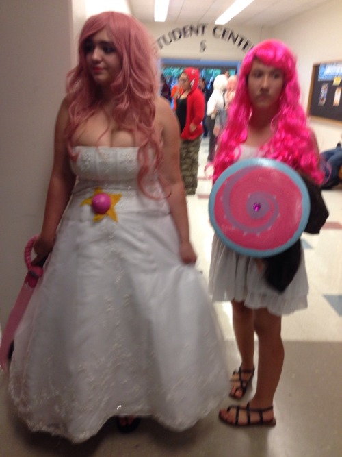 bringobaggins:candyredterezii:bubblegumballbitch:Guys nyancon was great and like my first con and I’